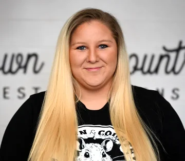 town-country-christina-commericial-customer-advisor