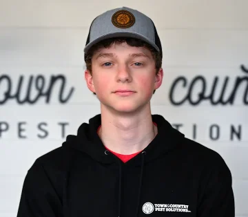 town-country-josh-pest-control-technician