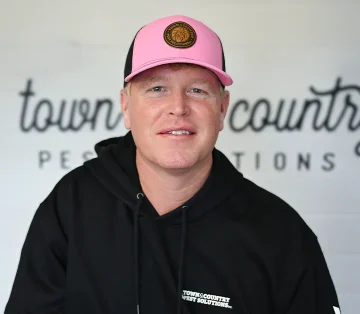 town-country-matt-pest-control-technician