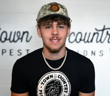 town-country-nick-pest-control-technician